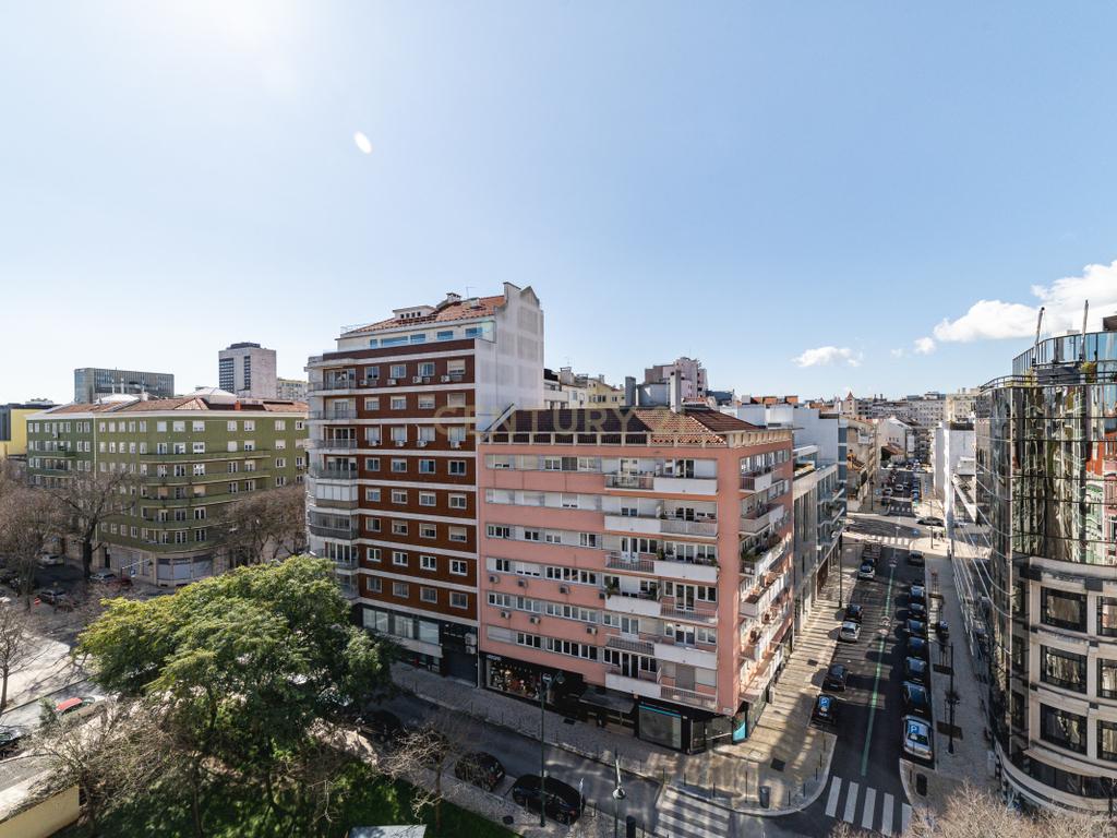 Luxuoso apartamento T4 em Lisboa com Vista e Acabamentos de Alta Qualidade - Image 11